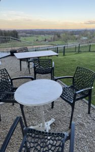 Sitzen mit Fernblick-Feeling